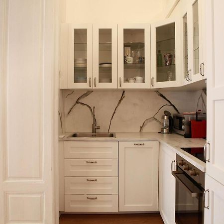 Heart In The Old Town Apartment บราติสลาวา ภายนอก รูปภาพ